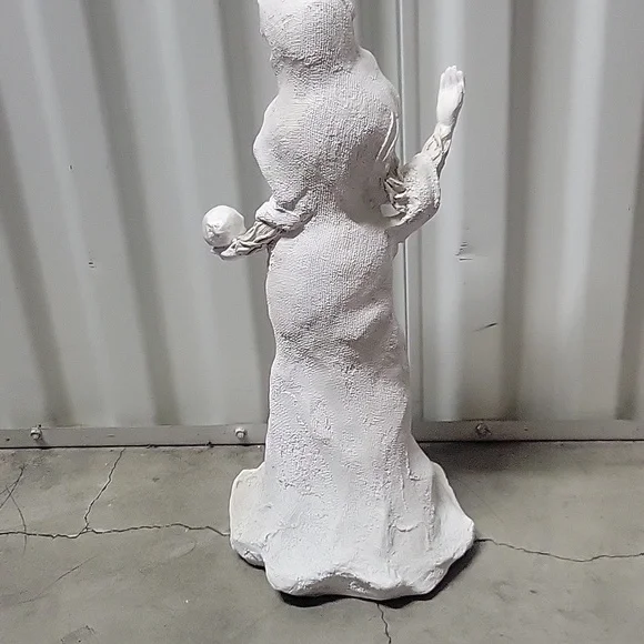 Ashland White and Pink Floral Sculpture. Goth,halloween,holiday, Home Decor - Picture 5 of 12